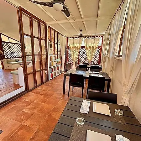 De Janas Bed & Breakfast 3*